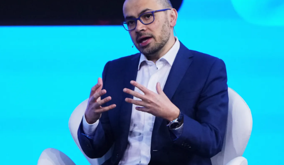 Google’s Sundar Pichai Acknowledges DeepSeek’s AI Progress but Defends Gemini’s Superiority