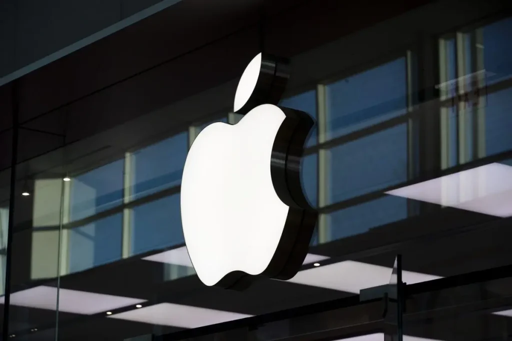 Apple Faces $150 Billion Market Value Drop Amid Tariff Woes, Shrinking Buyback, and Shifting Supply Chain