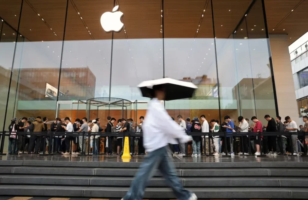 Apple Tops Chinese Smartphone Market in May, iPhone Sales Surge Globally — Counterpoint Research