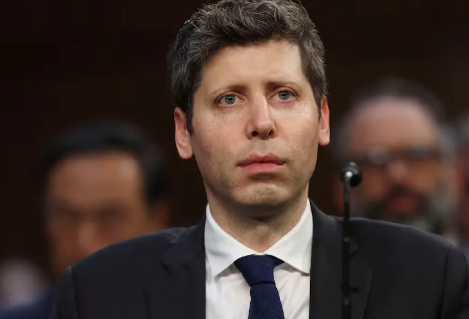 Sam Altman: Meta Offered $100M Bonuses to Poach OpenAI Staff Amid AI Talent War