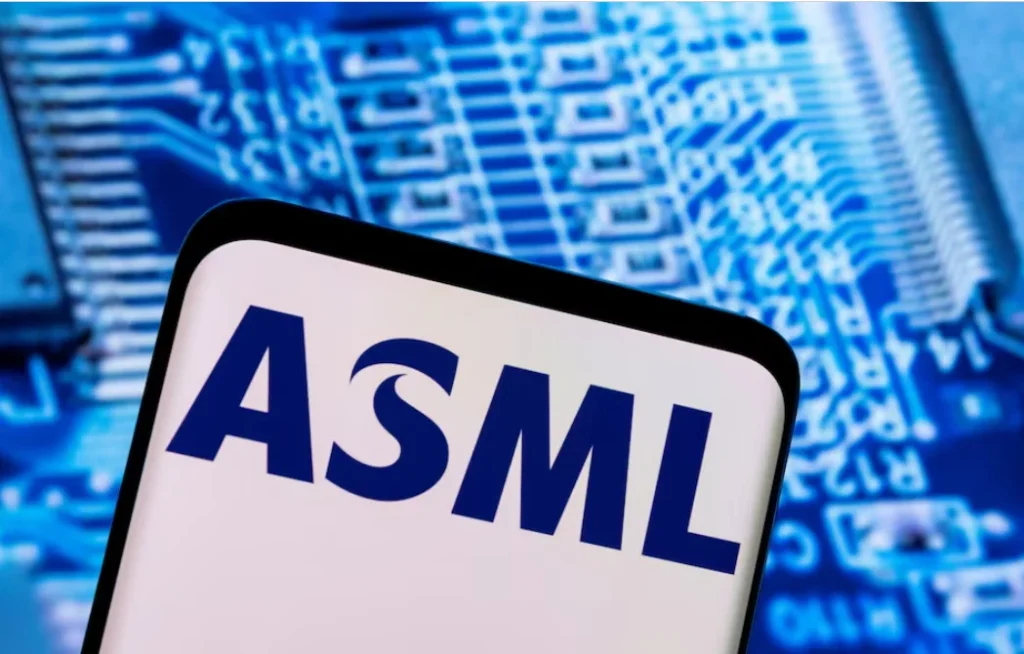 ASML Warns 2026 Growth at Risk Amid U.S. Tariff Uncertainty, Shares Fall 7.8%