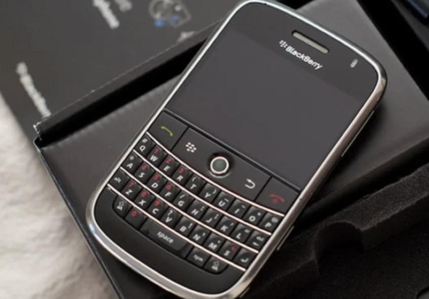 Why Smartphone Users Are Calling for a Comeback of Physical Keyboard Phones in 2025